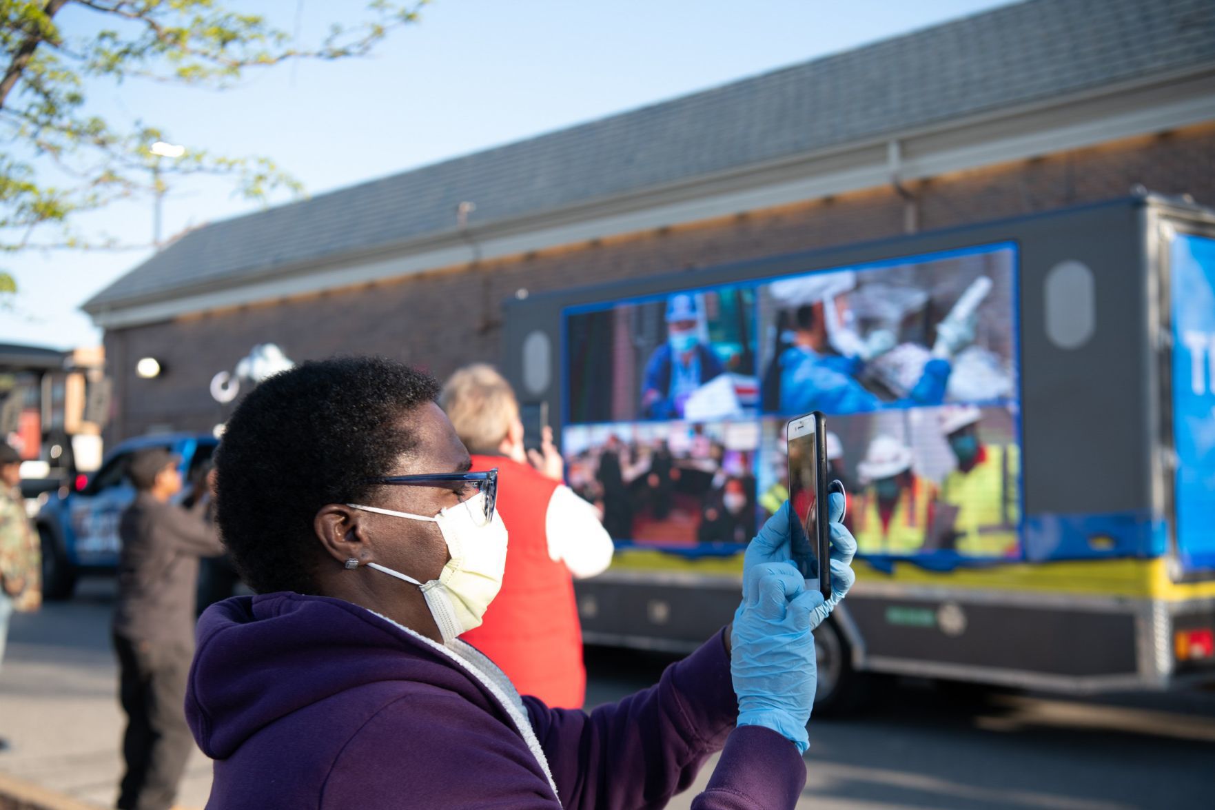 Rise Up for Heroes 'CAREavan'